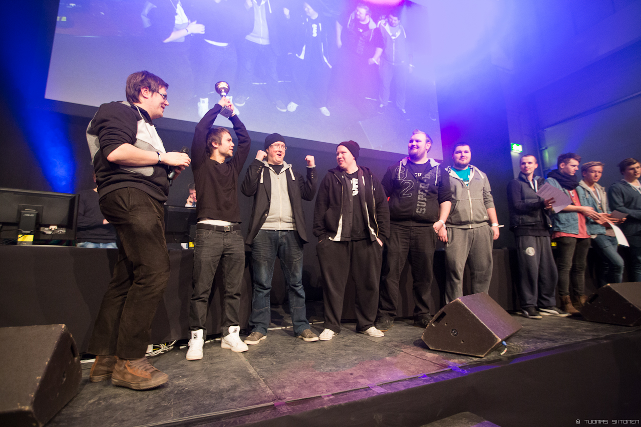 from roihuvuori h00ds - 2 место на Assembly Winter 2013