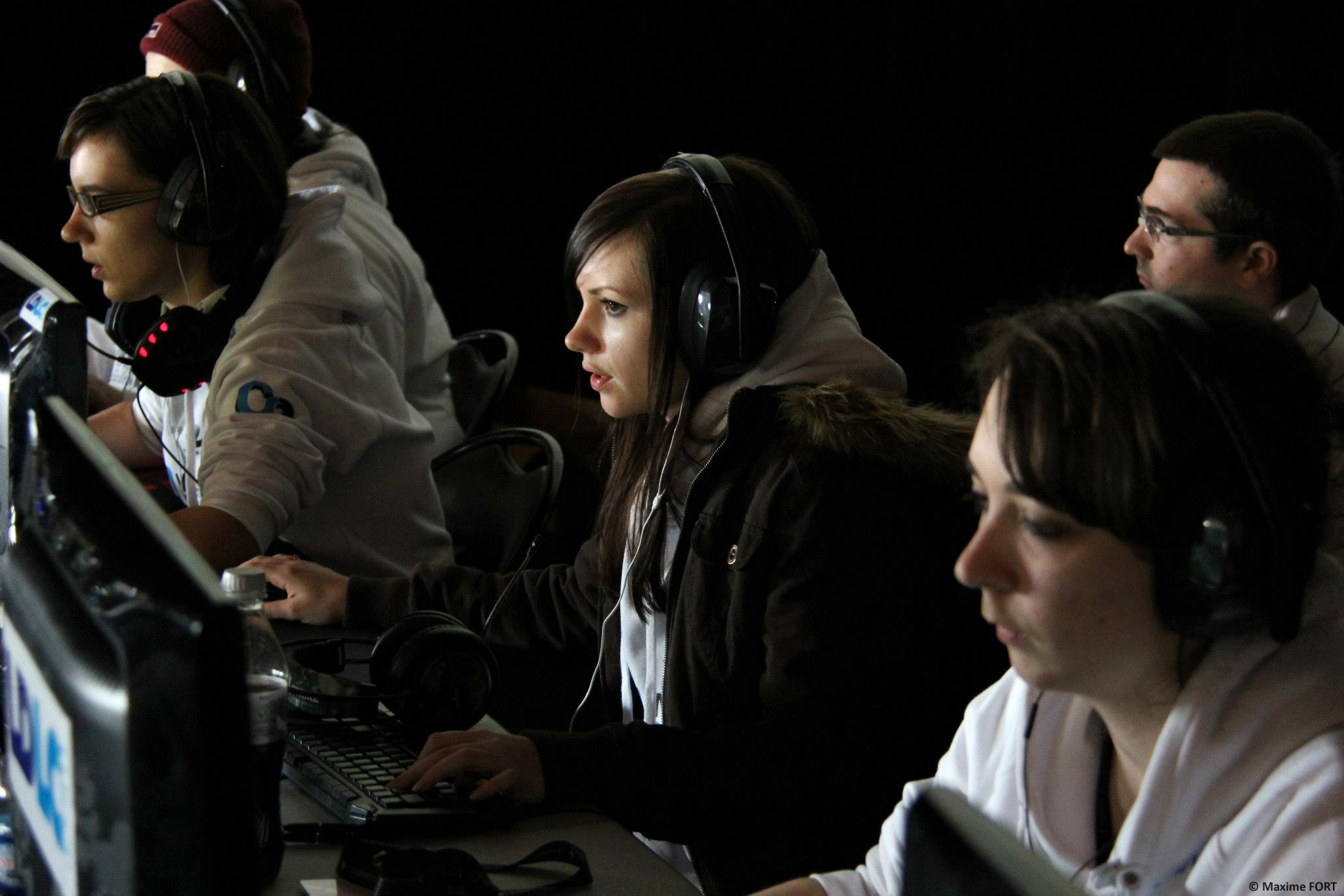 eXtensive  Epsilan 10 female  CS:GO