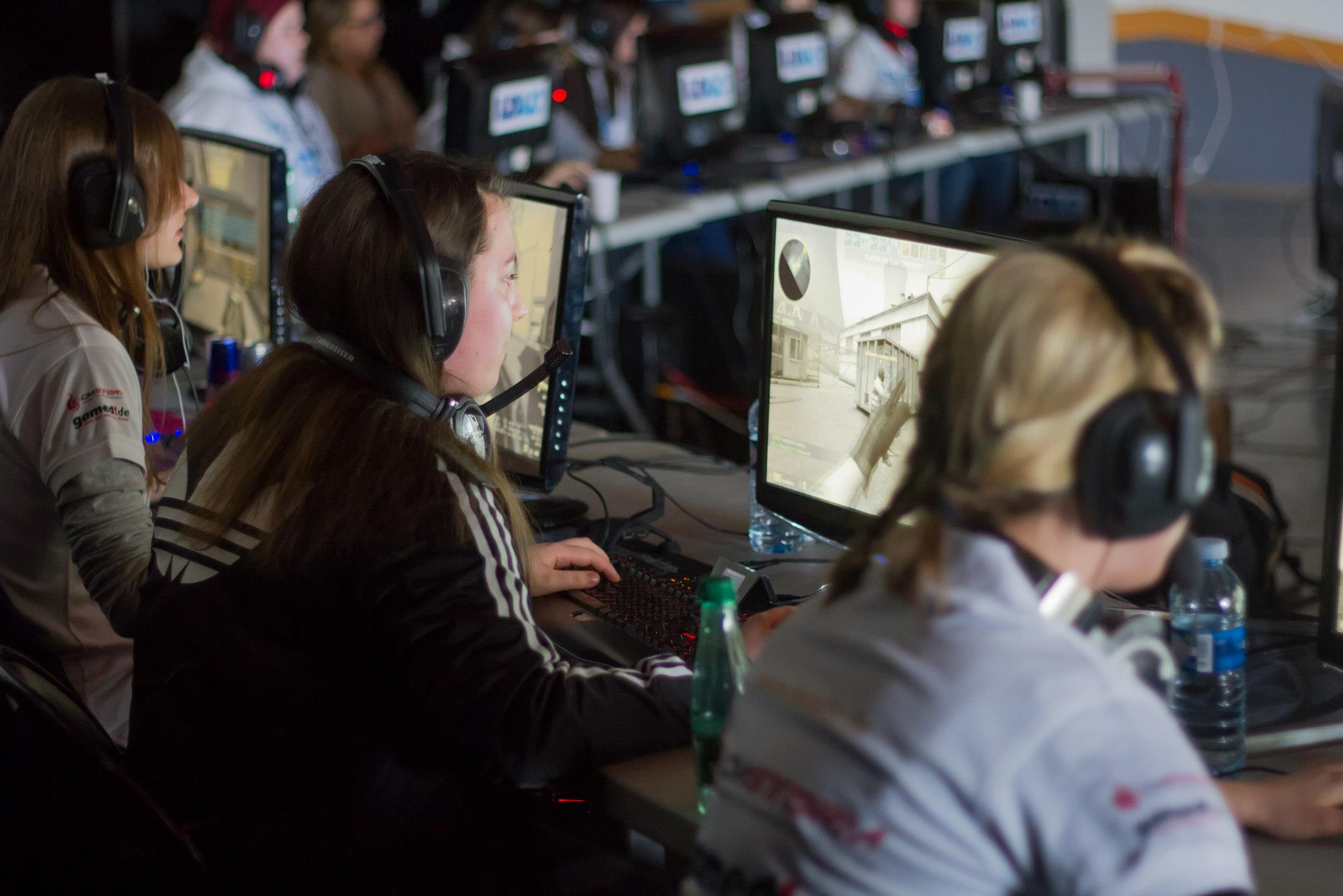 n!faculty  Epsilan 10 female  CS:GO