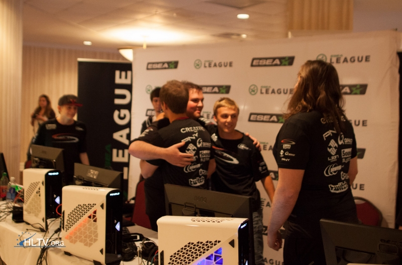 ESEA 14: compLexity обыгрывают Curse
