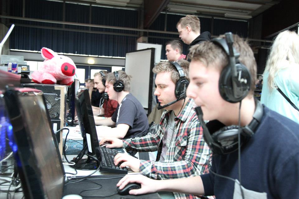 Обзор HKLAN 2013