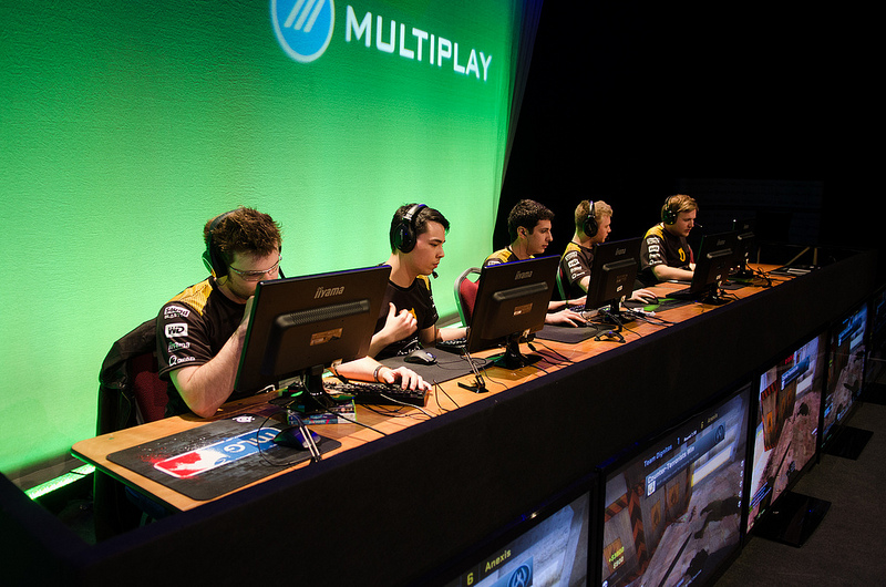Dignitas на Insomnia 48