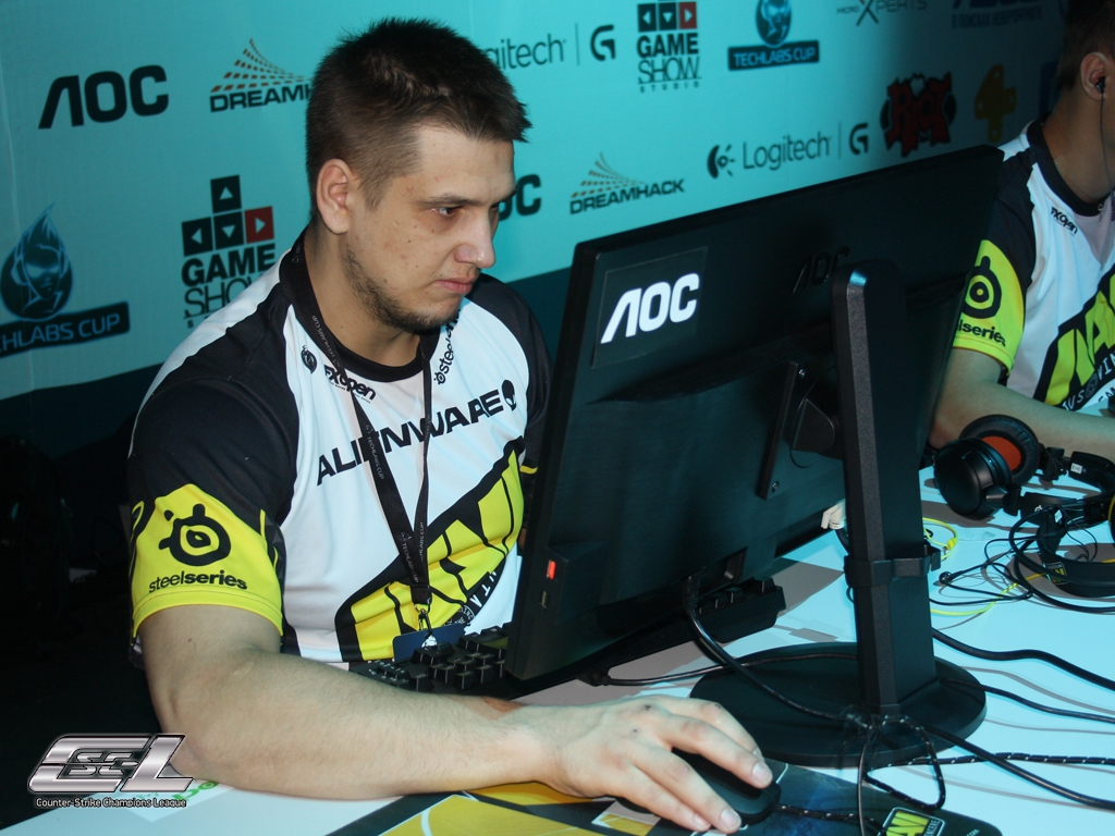  Zeus  - Natus Vincere - CS:GO - TECHLABS CUP 2013 GF