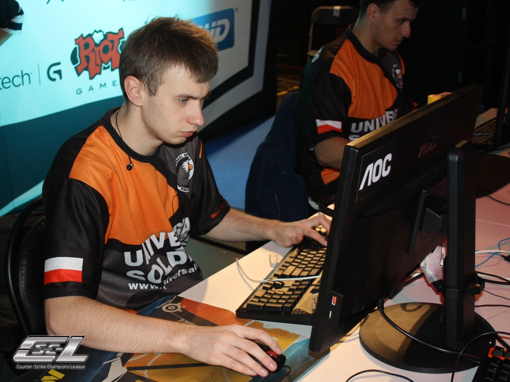  byali  - Universal Soldiers - CS:GO - TECHLABS CUP 2013 GF