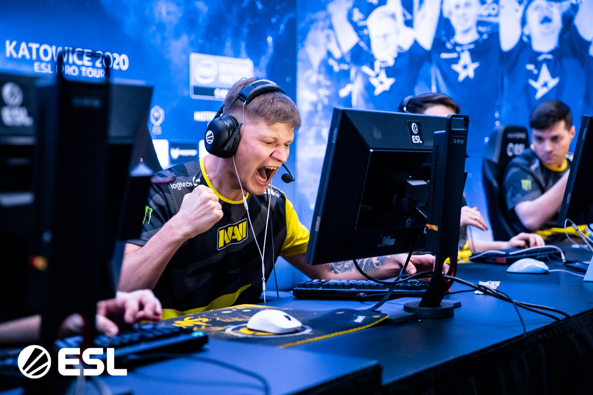 Мажор игры кс. S1mple 2022 Navi. Navi CS go s1mple. Симпл на Лан турнире. Киберспорт Navi s1mple.