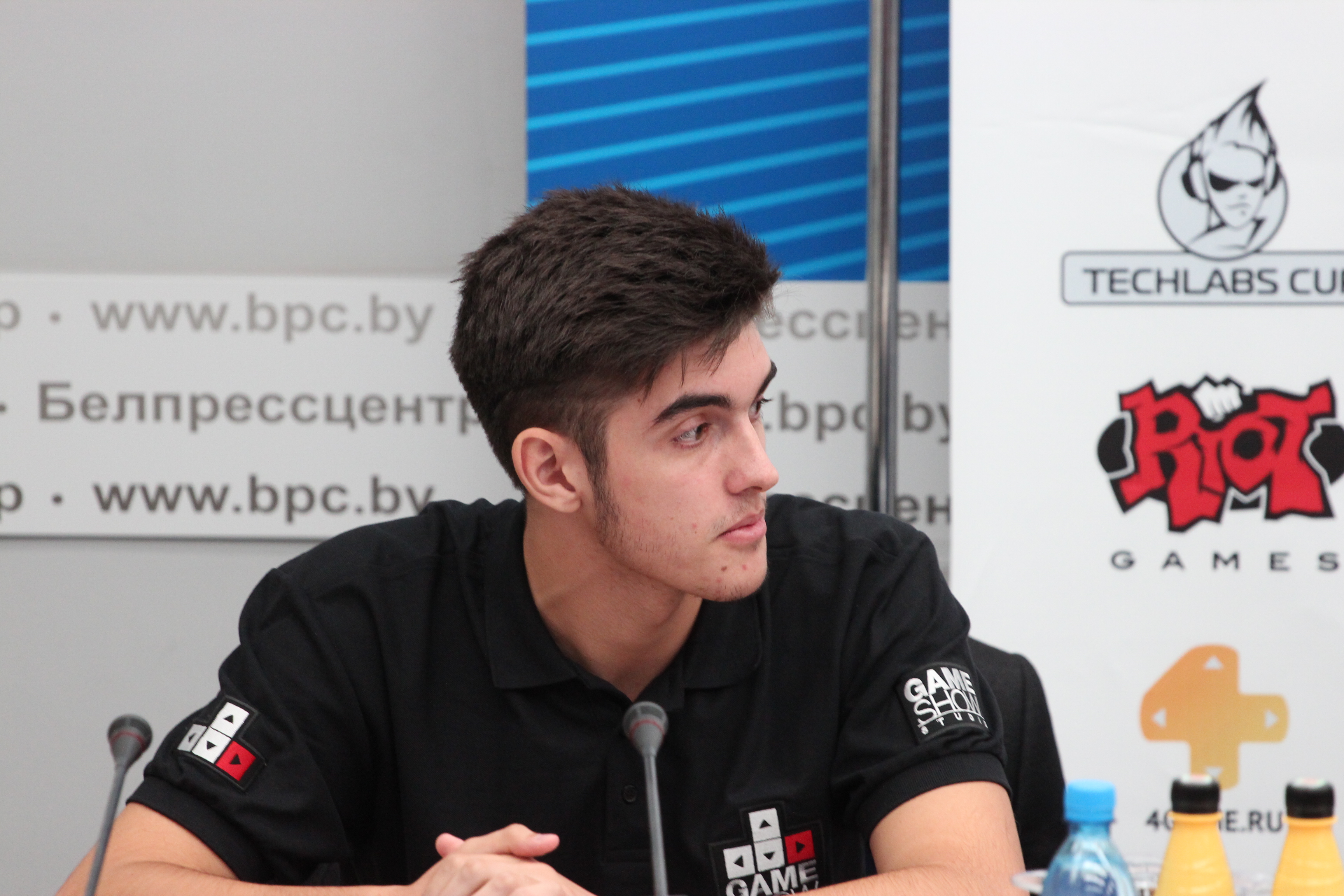 Павел baZa Базылюк, комментатор GAME SHOW Studio - Пресс-конференция TECHLABS CUP BY 2013 – Season 4 и GAME SHOW Studio