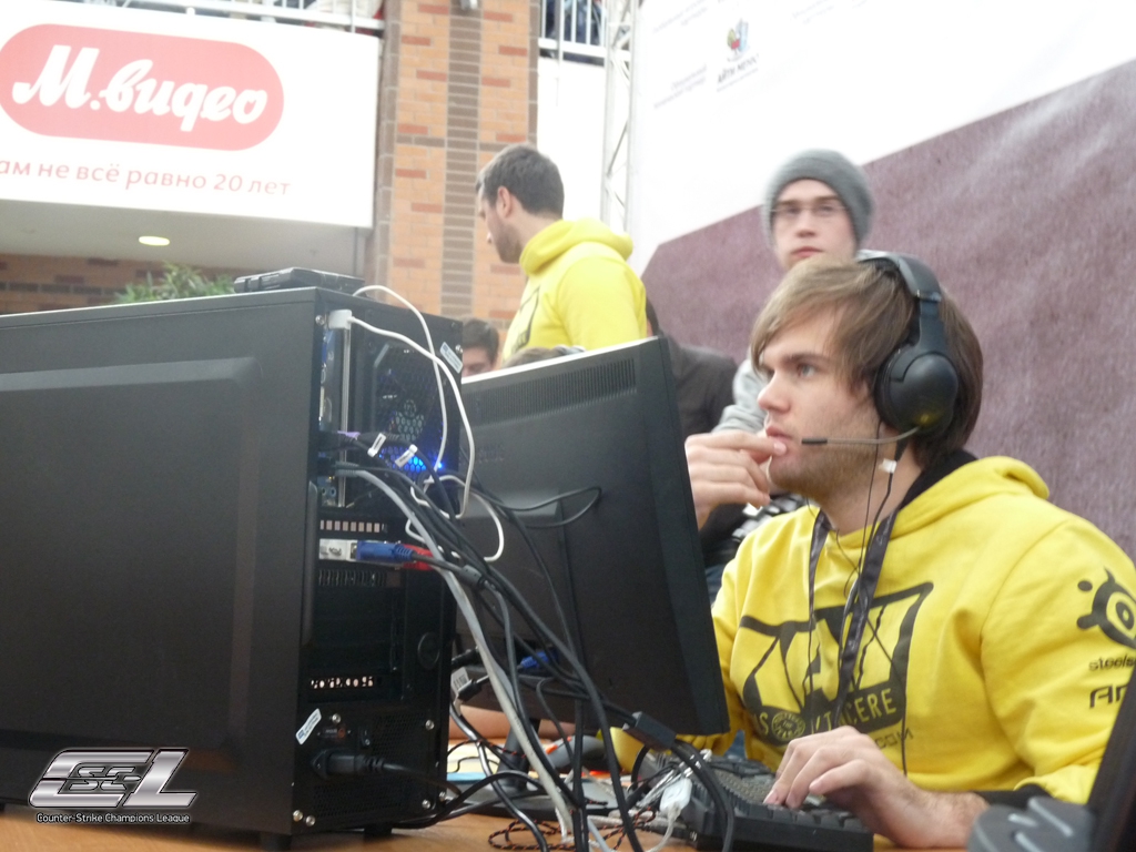 DoYX2v3Il4.jpg